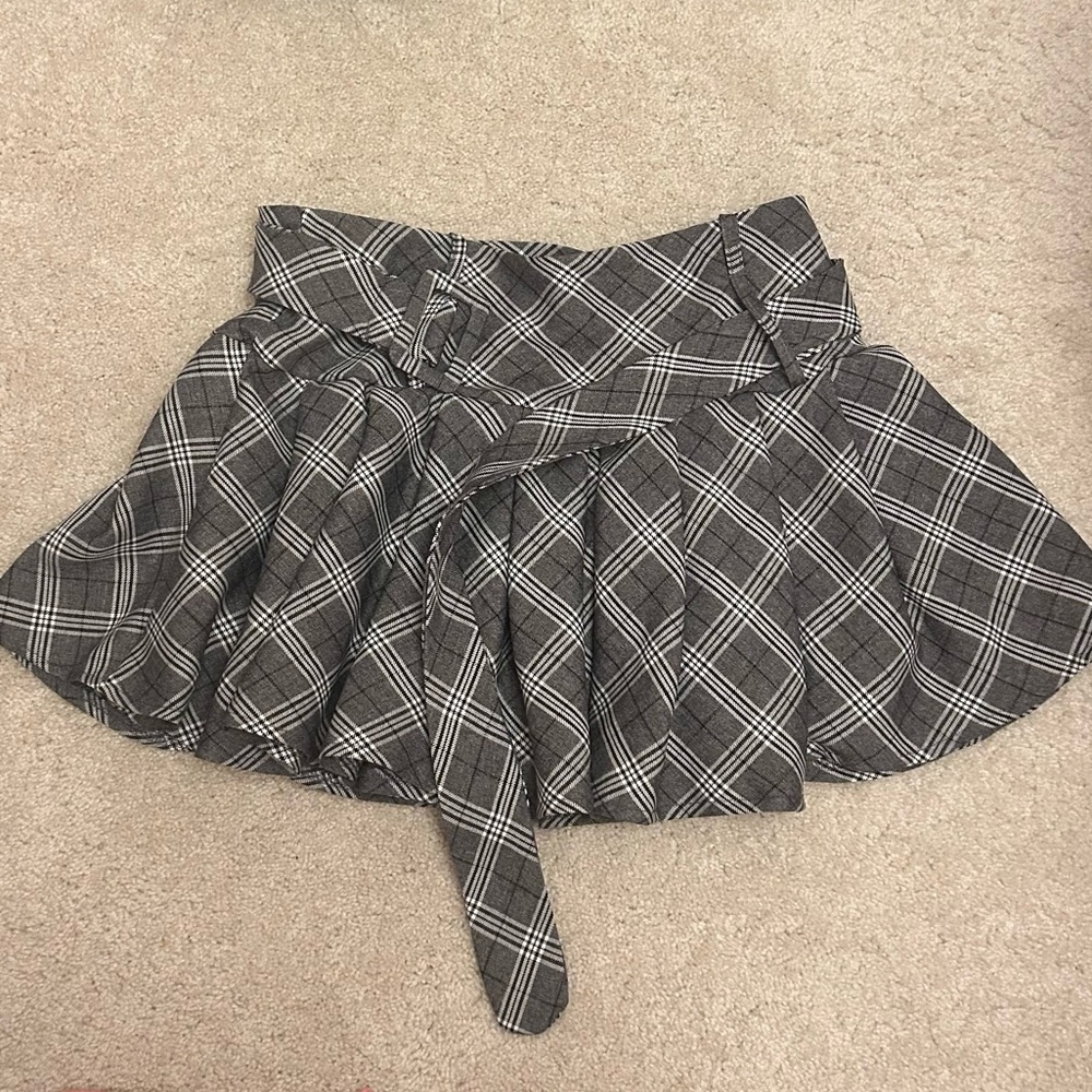 LAST CALL! 🤍🤍 plaid jk schoolgirl mini skirt + belt